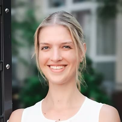 Portrait of founder Tamara Haydu